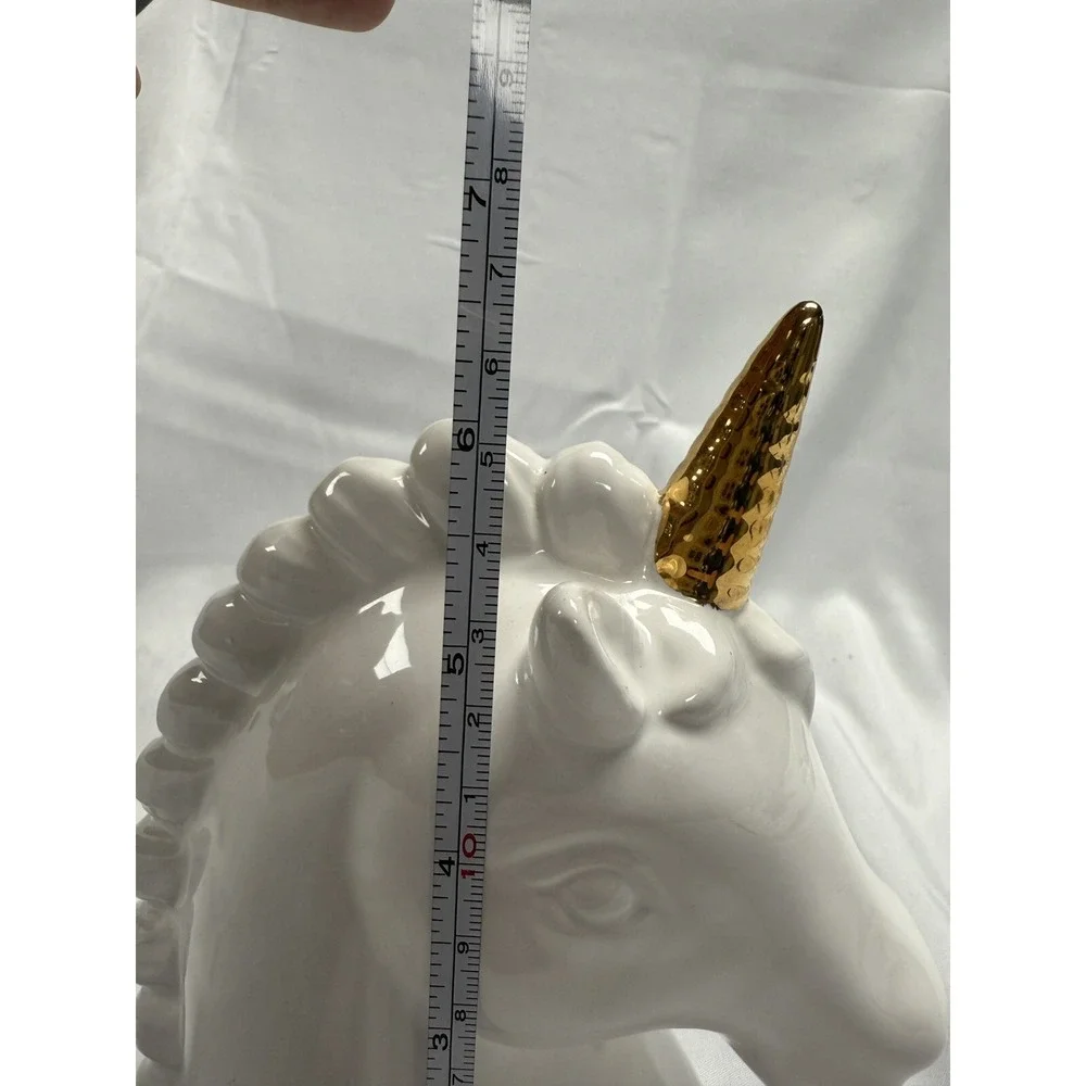 N/A white ceramic